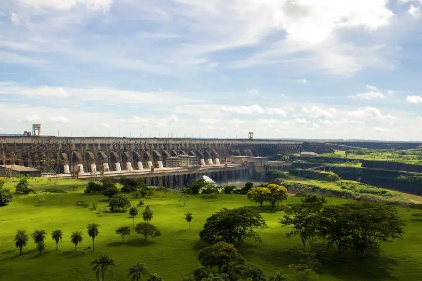 Represa de Itaipú, Paraguay